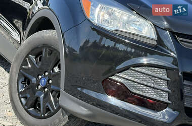 Внедорожник / Кроссовер Ford Escape 2016 в 