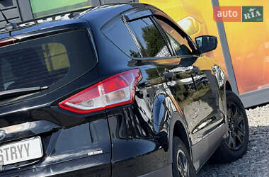 Внедорожник / Кроссовер Ford Escape 2016 в 