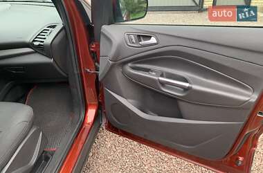 Внедорожник / Кроссовер Ford Escape 2015 в 