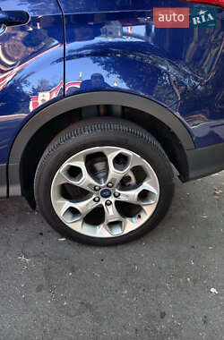 Внедорожник / Кроссовер Ford Escape 2014 в 