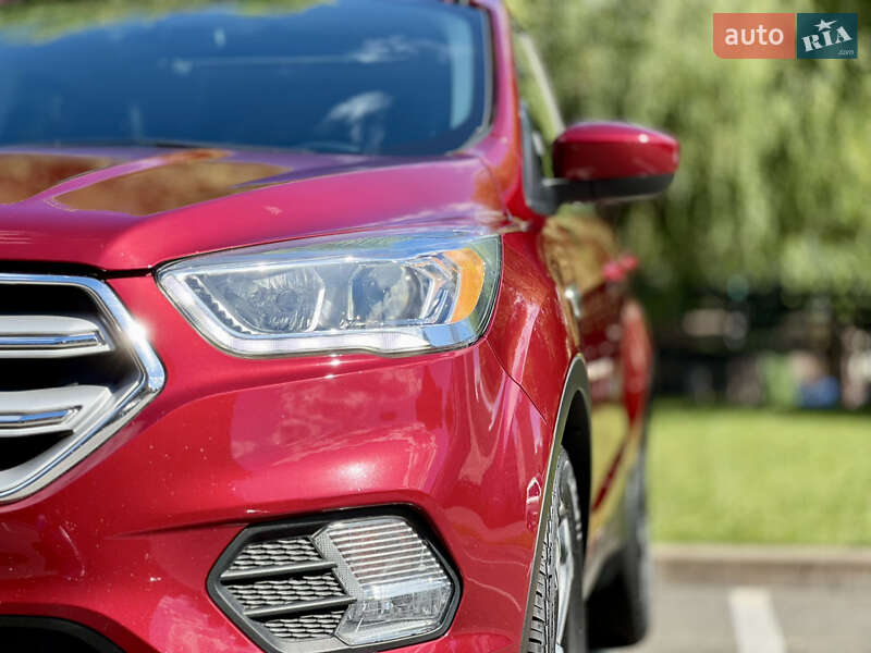 Внедорожник / Кроссовер Ford Escape 2018 в Киеве