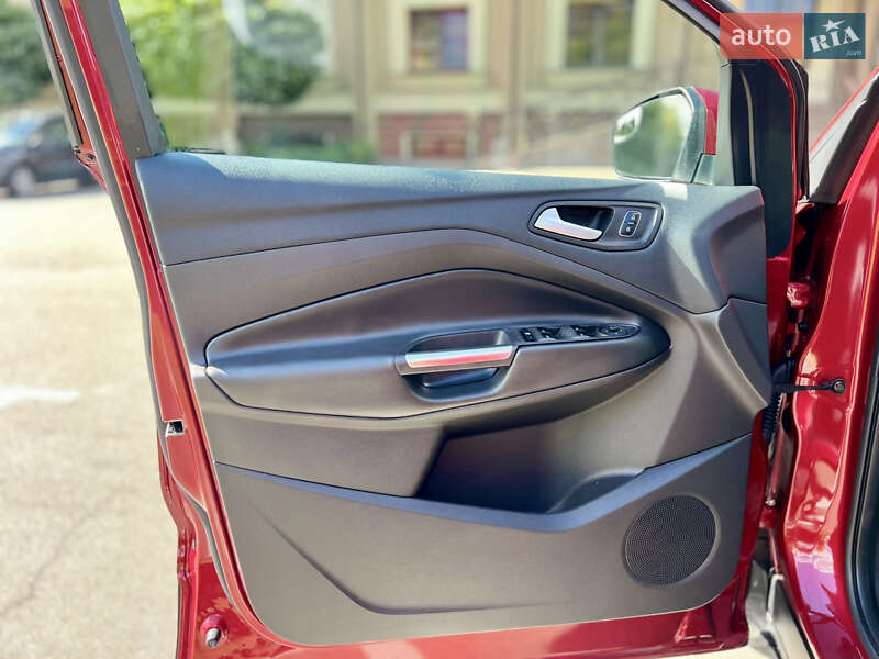 Внедорожник / Кроссовер Ford Escape 2018 в Киеве