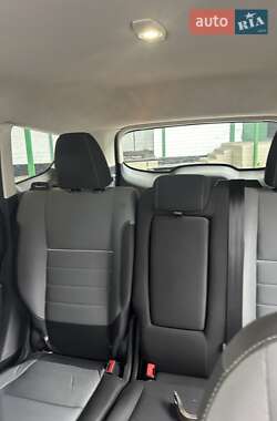 Внедорожник / Кроссовер Ford Escape 2013 в 
