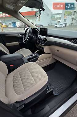 Внедорожник / Кроссовер Ford Escape 2020 в 
