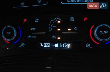 Внедорожник / Кроссовер Ford Escape 2019 в 