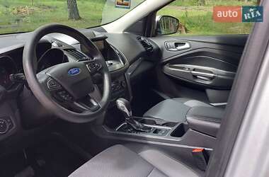 Внедорожник / Кроссовер Ford Escape 2019 в 