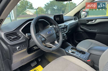 Внедорожник / Кроссовер Ford Escape 2020 в 