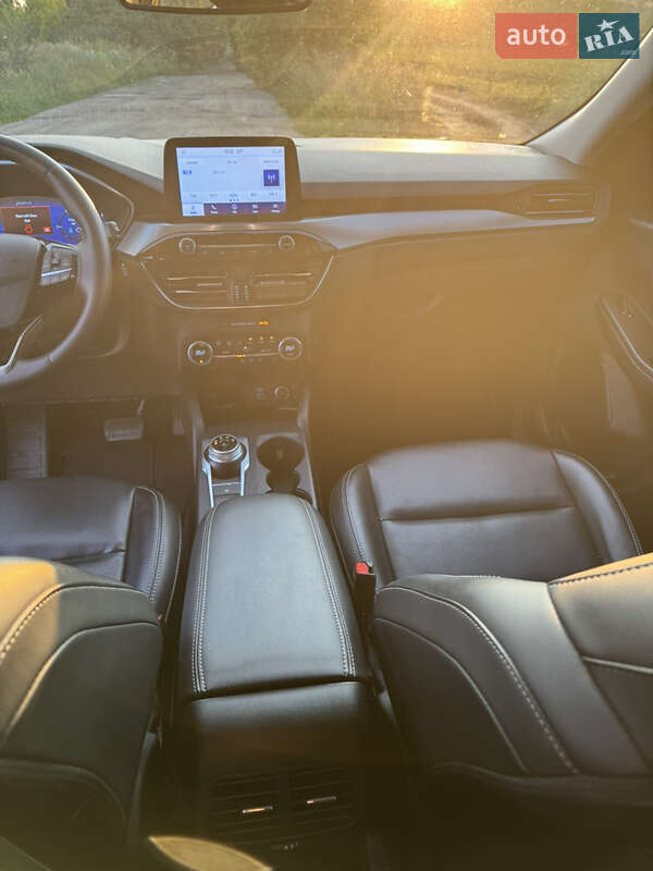 Внедорожник / Кроссовер Ford Escape 2021 в Сумах