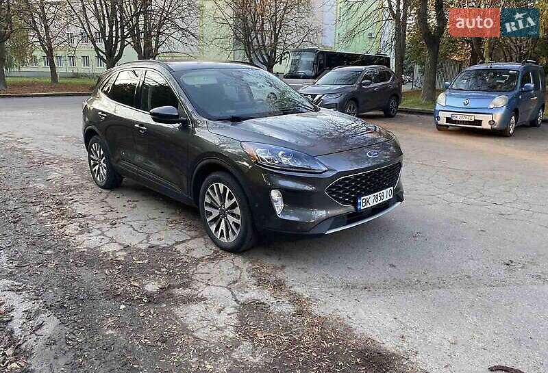 Внедорожник / Кроссовер Ford Escape 2020 в 