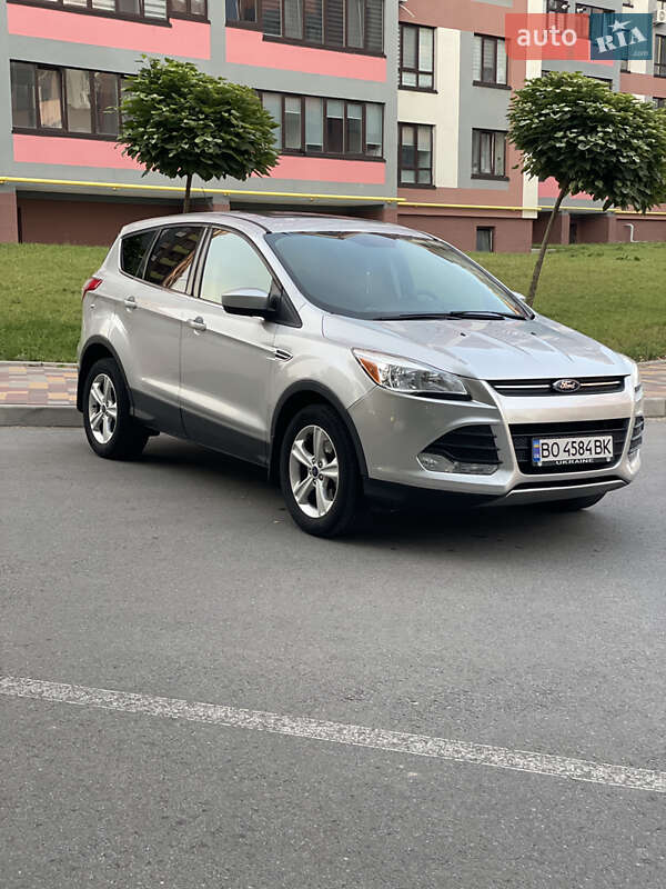 Внедорожник / Кроссовер Ford Escape 2015 в Тернополе