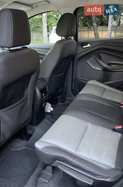 Внедорожник / Кроссовер Ford Escape 2015 в 