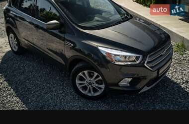 Позашляховик / Кросовер Ford Escape 2018 в Чернівцях