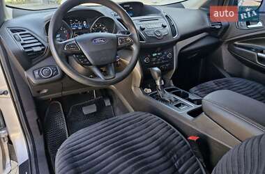 Внедорожник / Кроссовер Ford Escape 2017 в 