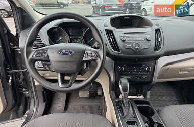 Внедорожник / Кроссовер Ford Escape 2017 в 