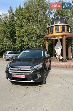 Внедорожник / Кроссовер Ford Escape 2018 в Ивано-Франковске
