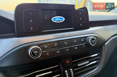Внедорожник / Кроссовер Ford Escape 2019 в 