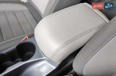 Внедорожник / Кроссовер Ford Escape 2013 в 