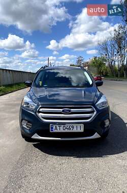 Внедорожник / Кроссовер Ford Escape 2018 в 