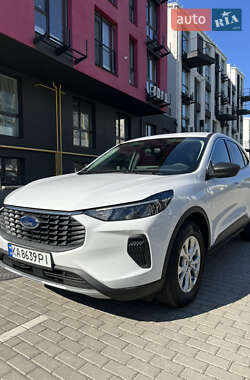 Внедорожник / Кроссовер Ford Escape 2024 в 