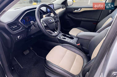 Внедорожник / Кроссовер Ford Escape 2021 в 