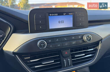 Внедорожник / Кроссовер Ford Escape 2021 в 