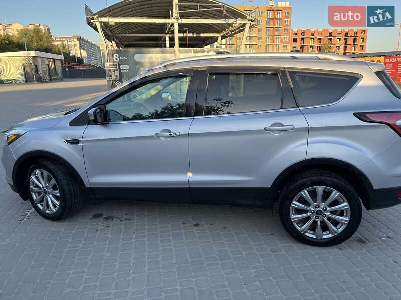 Внедорожник / Кроссовер Ford Escape 2017 в Ирпене