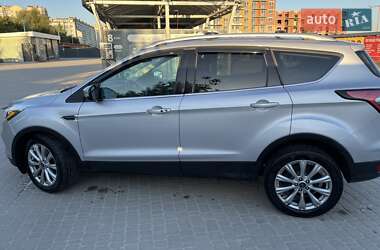 Внедорожник / Кроссовер Ford Escape 2017 в 