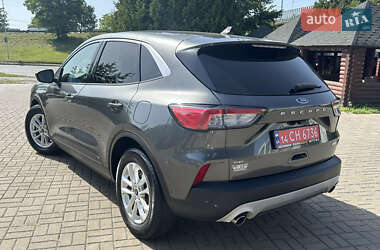 Внедорожник / Кроссовер Ford Escape 2020 в 