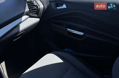 Внедорожник / Кроссовер Ford Escape 2015 в 