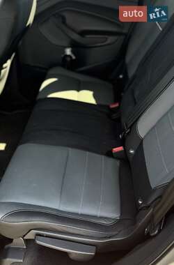 Внедорожник / Кроссовер Ford Escape 2015 в 
