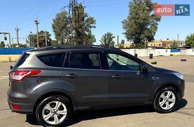 Внедорожник / Кроссовер Ford Escape 2015 в 