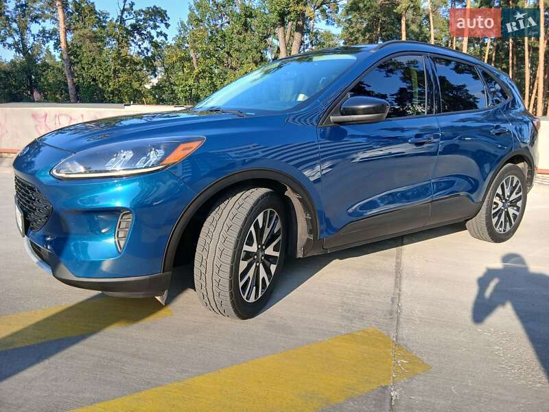 Внедорожник / Кроссовер Ford Escape 2020 в Ирпене