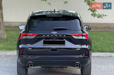 Внедорожник / Кроссовер Ford Escape 2020 в 