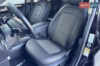Внедорожник / Кроссовер Ford Escape 2020 в 