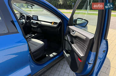 Внедорожник / Кроссовер Ford Escape 2021 в 