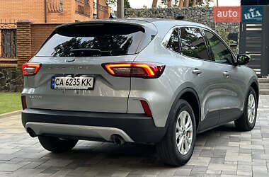 Внедорожник / Кроссовер Ford Escape 2023 в 