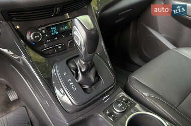 Внедорожник / Кроссовер Ford Escape 2014 в 