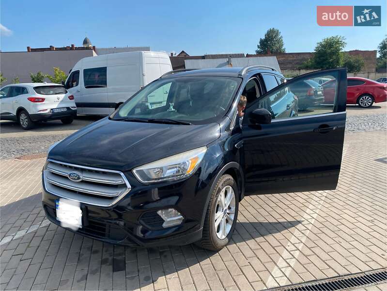 Внедорожник / Кроссовер Ford Escape 2017 в Мукачево