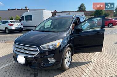 Внедорожник / Кроссовер Ford Escape 2017 в 