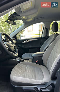 Внедорожник / Кроссовер Ford Escape 2021 в 