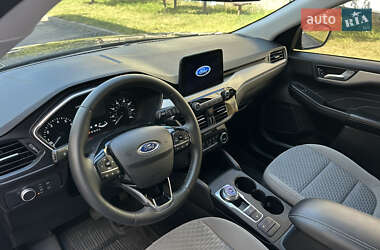Внедорожник / Кроссовер Ford Escape 2021 в 