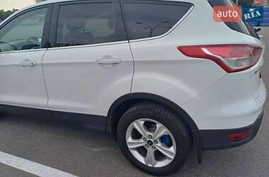 Внедорожник / Кроссовер Ford Escape 2014 в 