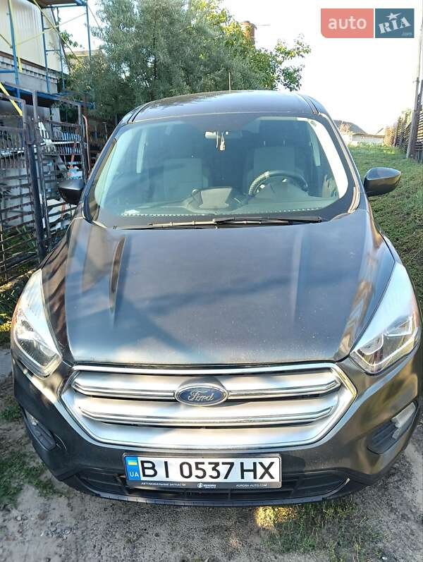 Внедорожник / Кроссовер Ford Escape 2018 в 