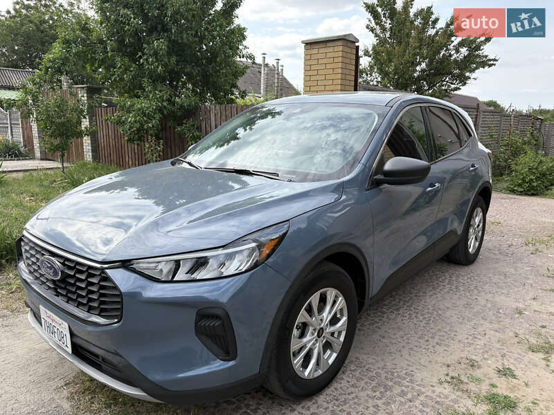 Внедорожник / Кроссовер Ford Escape 2023 в 