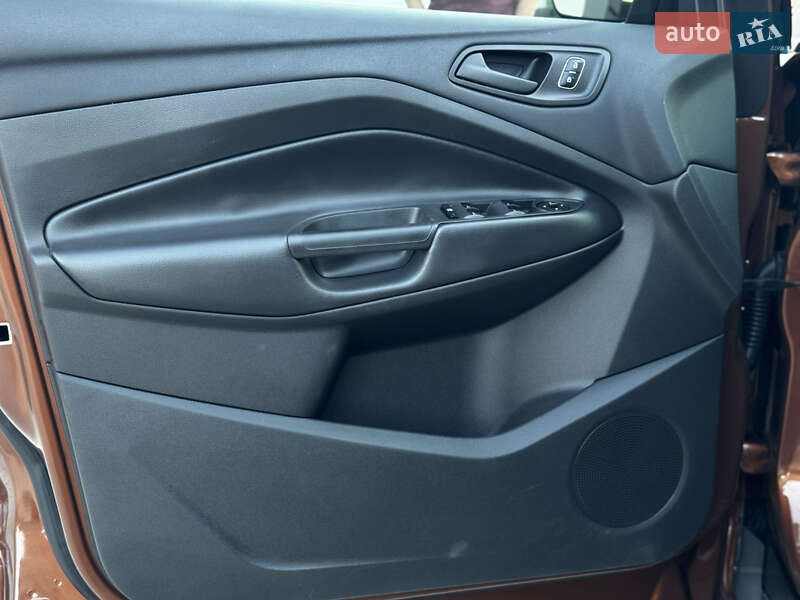 Внедорожник / Кроссовер Ford Escape 2017 в Житомире