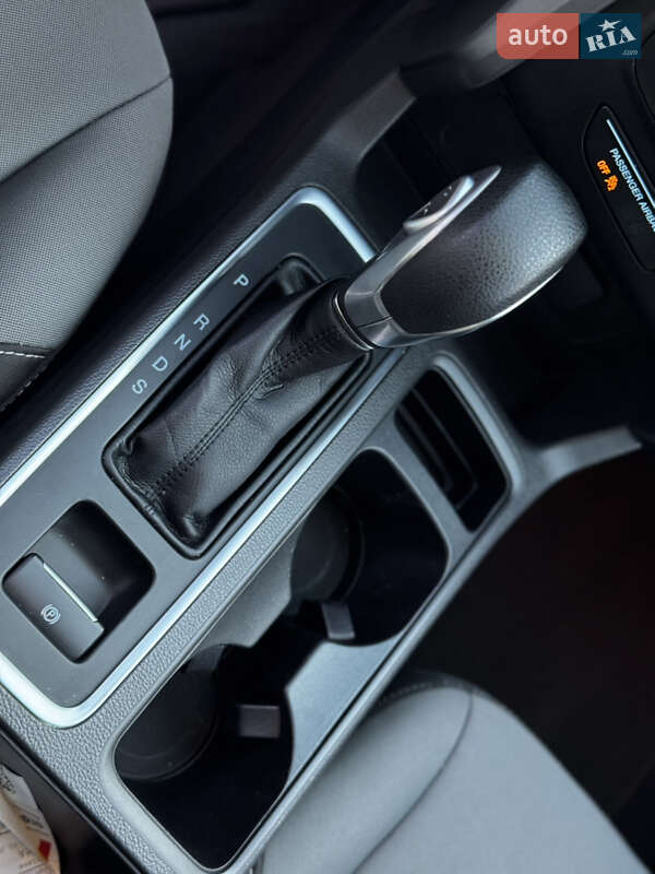 Внедорожник / Кроссовер Ford Escape 2017 в Житомире