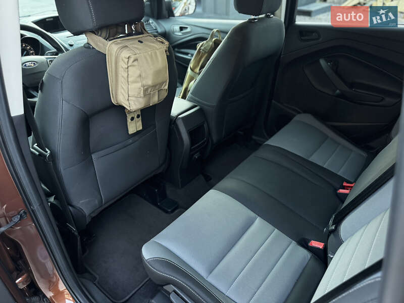 Внедорожник / Кроссовер Ford Escape 2017 в Житомире