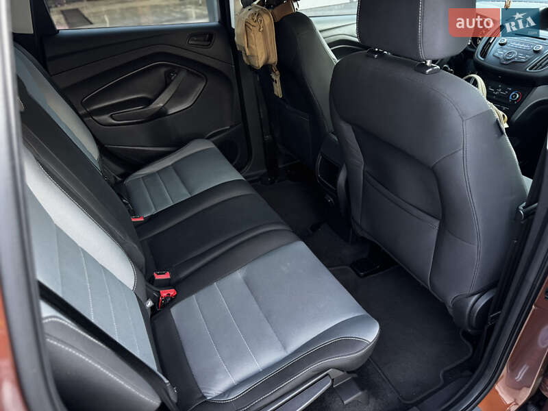 Внедорожник / Кроссовер Ford Escape 2017 в Житомире