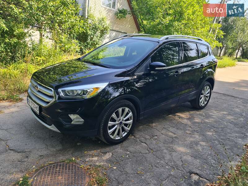 Внедорожник / Кроссовер Ford Escape 2017 в 