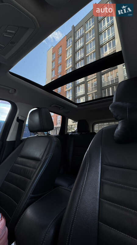Внедорожник / Кроссовер Ford Escape 2015 в Ивано-Франковске